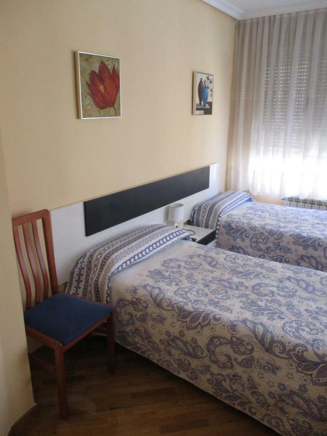 Hostal Becares Palencia Exterior foto